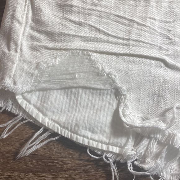 NWT Womens Free People
Loving Good Vibrations Cutoffs Spring White Shorts - Picture 13 of 15